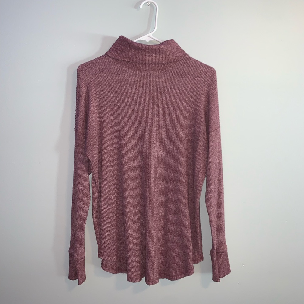 American Eagle turtle neck!